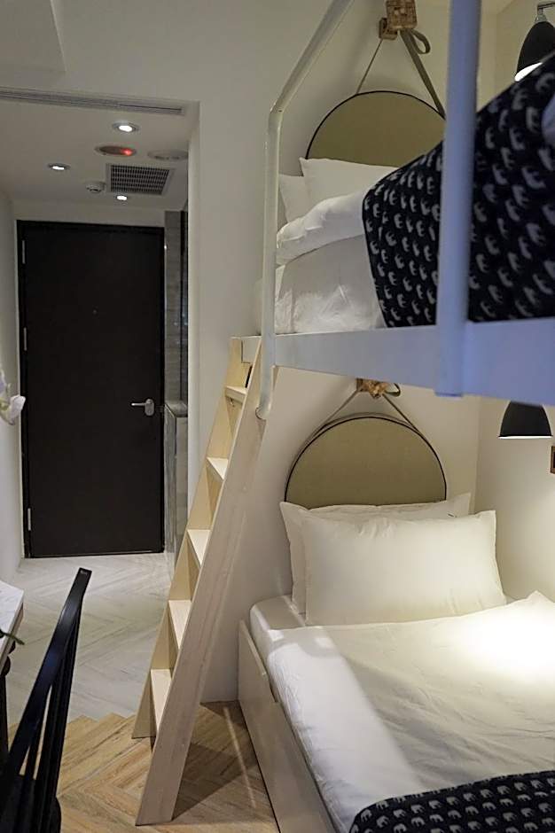 Nihao Cafe Hotel