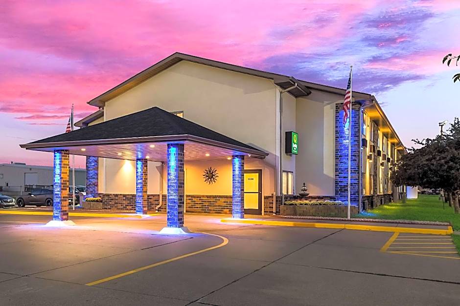 Quality Inn Galesburg near US Highway 34 and I-74
