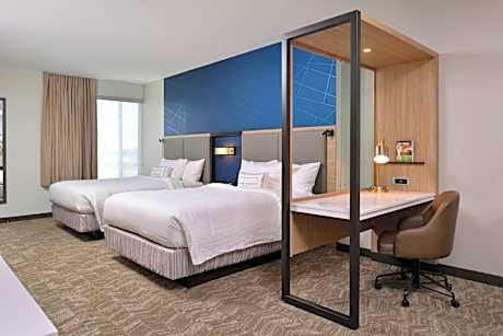 Suite, 2 Queen, Trundle bed