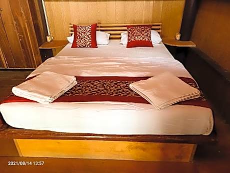 Deluxe Suite with Sea View