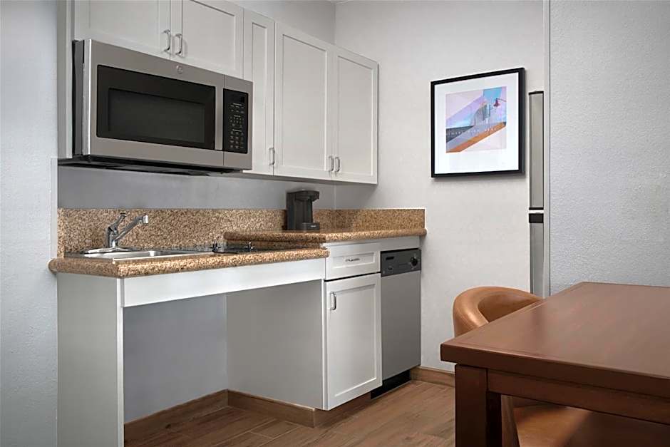 Homewood Suites By Hilton Newark-Cranford