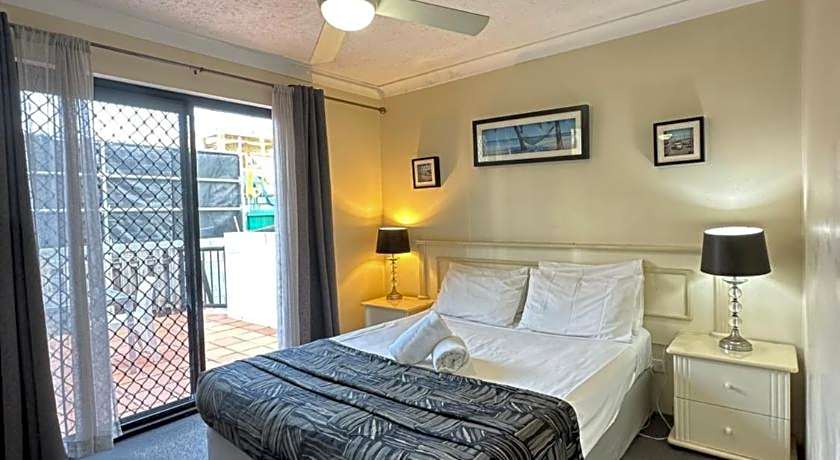 Chevron Palms Holiday Apartments