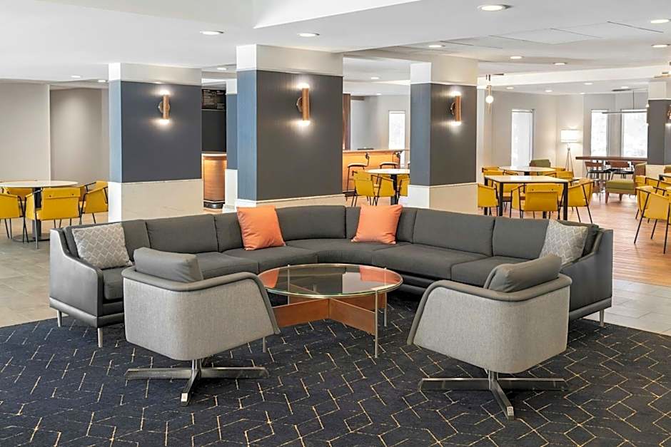 Courtyard by Marriott Cleveland Airport South