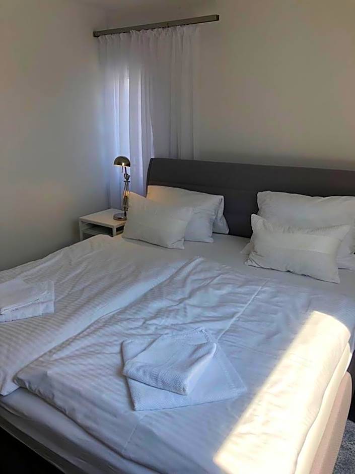 ZUM BAHNHÖFLE Restaurant & Hotel - Albbruck Am Rhein