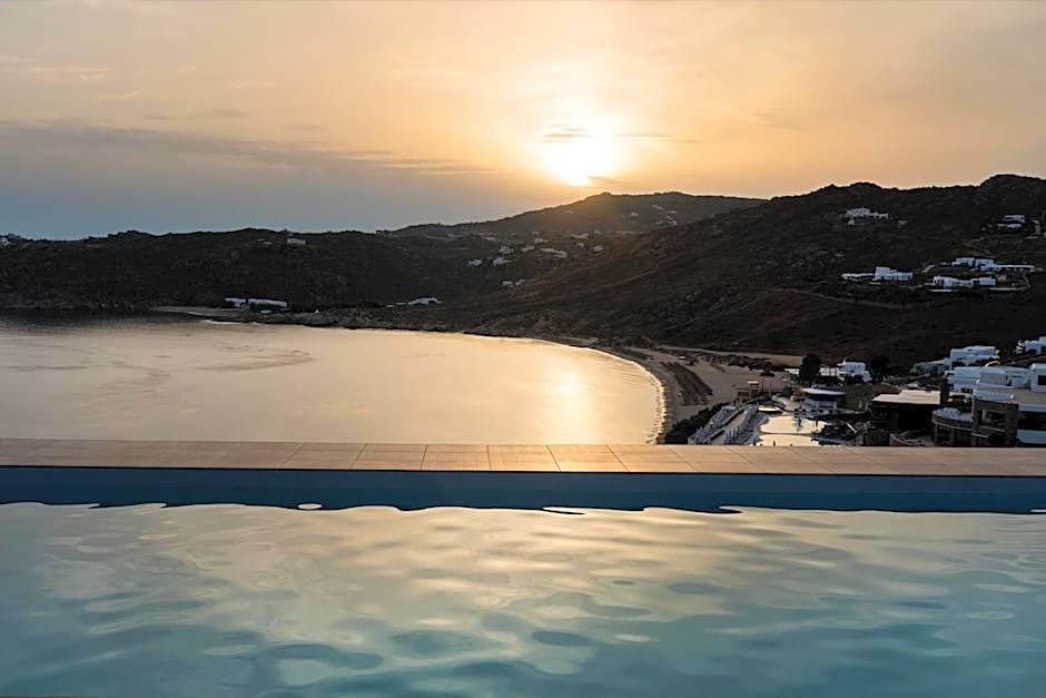 Cova Mykonos Suites