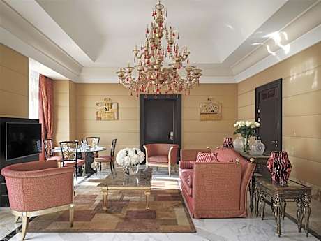 Sapphire Presidential Suite