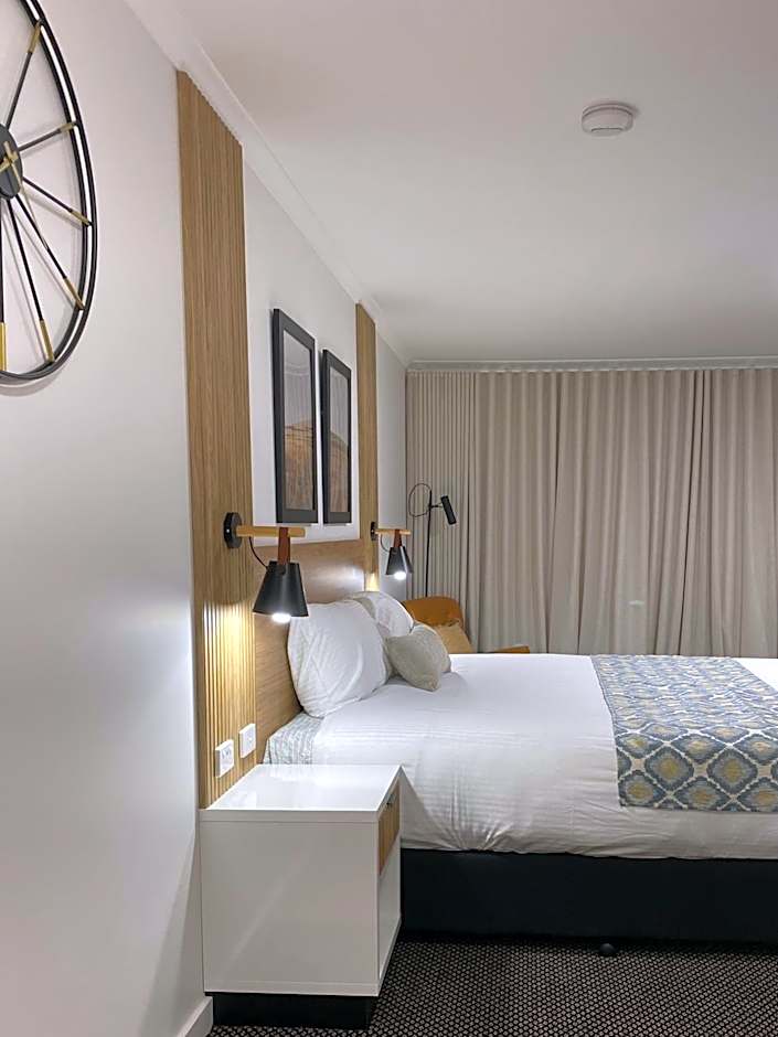 Cattlemans Country Motor Inn & Serviced Apartments