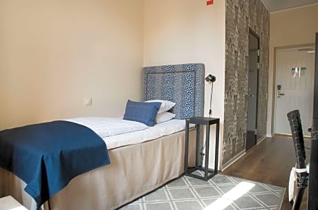 1 Single Bed, Non-Smoking, Economy Room, Free Internet, Full Breakfast