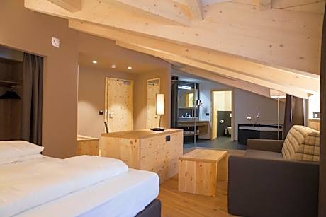 Deluxe Double Room with Bath