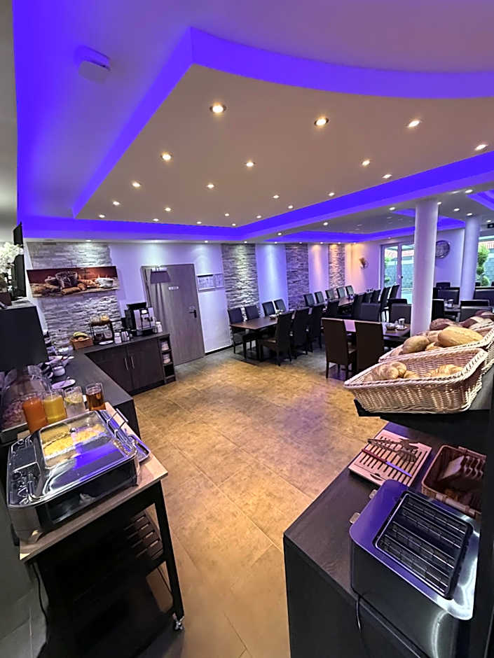 Ayhan Hotel
