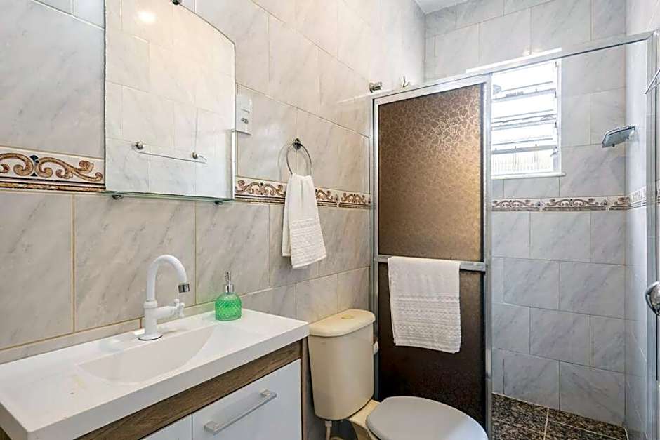 Casa com piscina em Piratininga
