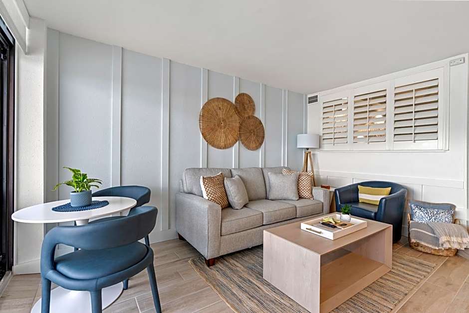 Modern Oceanfront 1 Bedroom Condo, Prime Location, Stunning Views at Beach Cove Resort