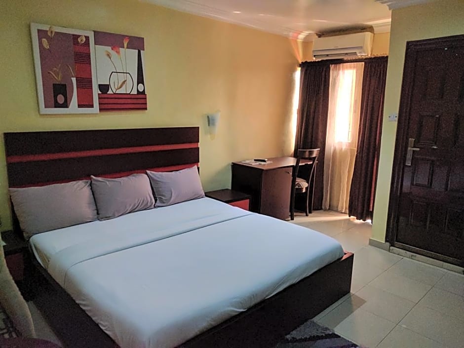 Whitehouse Hotel and Conference Centre