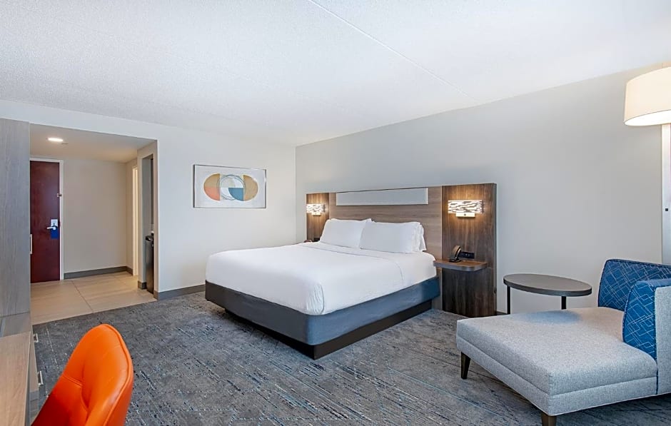 Holiday Inn Express & Suites Columbus at Northlake, an IHG Hotel