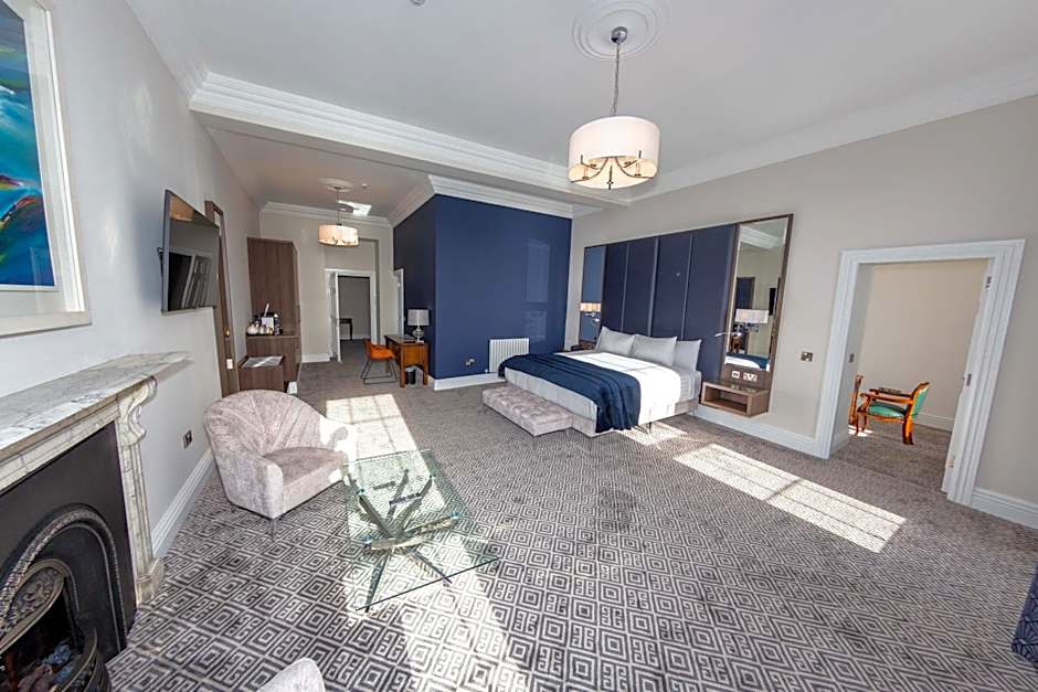 Photo 1 of 4 of Executive Suite