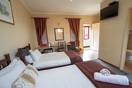 Basic Triple Room