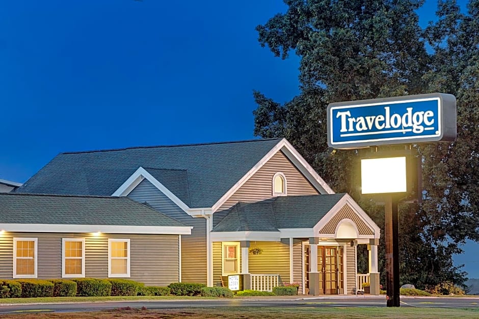 Travelodge by Wyndham Iowa City