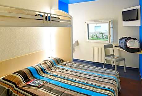 Triple Room with Shared Bathroom