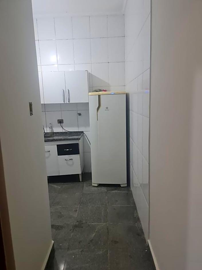 Chale com ar 2 quadras da praia da Enseada