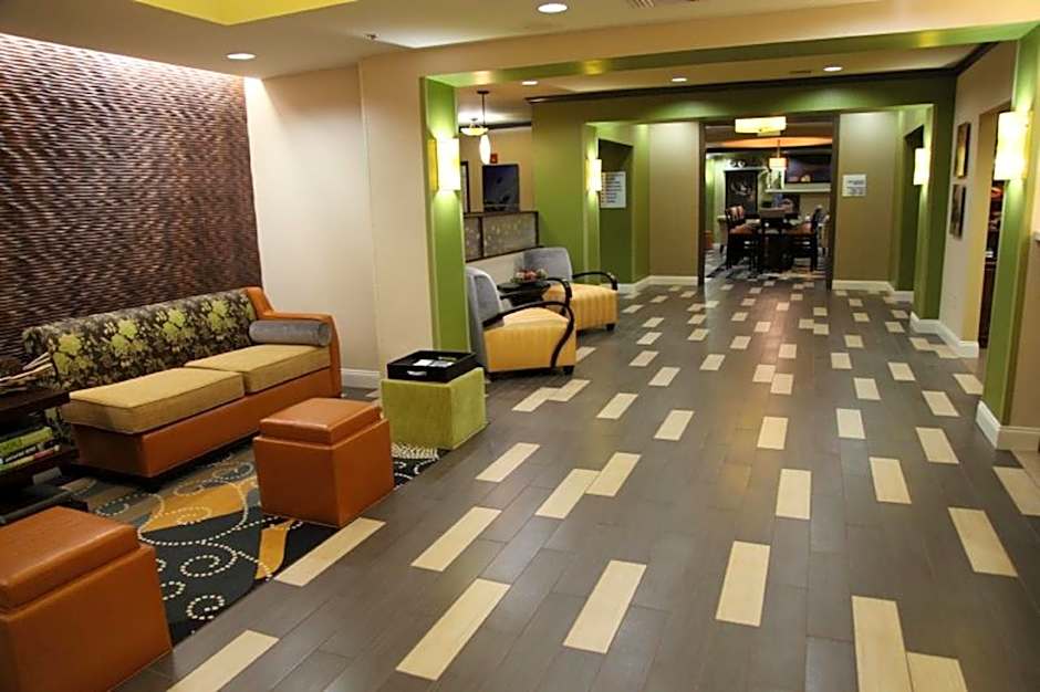 Holiday Inn Express & Suites Huntsville Airport By IHG