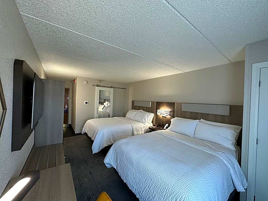 Holiday Inn Express & Suites Eden Prairie  Minneapolis By IHG
