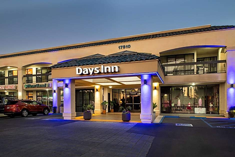 Days Inn & Suites by Wyndham Artesia