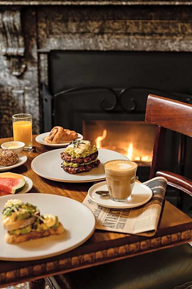 Hadley's Orient Hotel