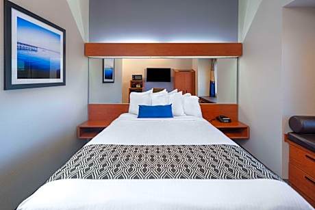 1 Queen Bed Non-Smoking