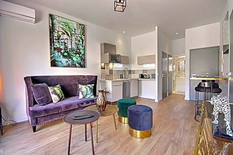 LES TOITS DU VIEUX-PORT