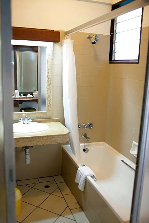 Travellers Beach Hotel & SPA