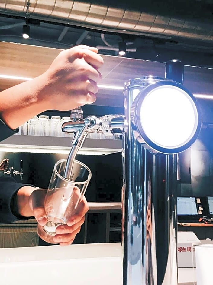 Bouti Waterfront Hotel