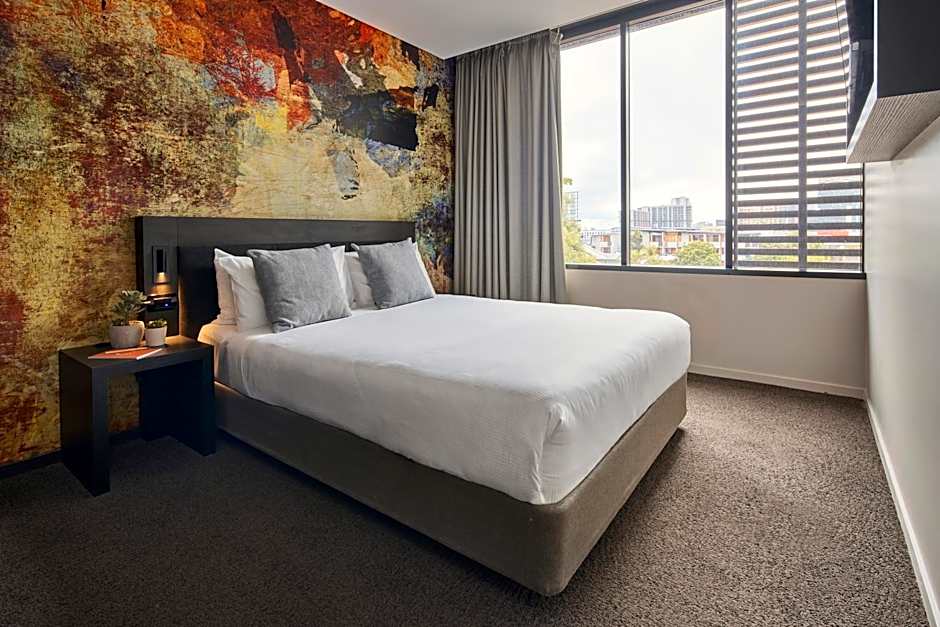 Kennigo Hotel Brisbane, Independent Collection by EVT