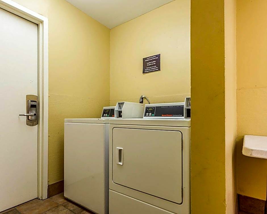 Quality Inn Mt. Pleasant - Charleston