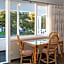 Hananui Lodge and Apartments