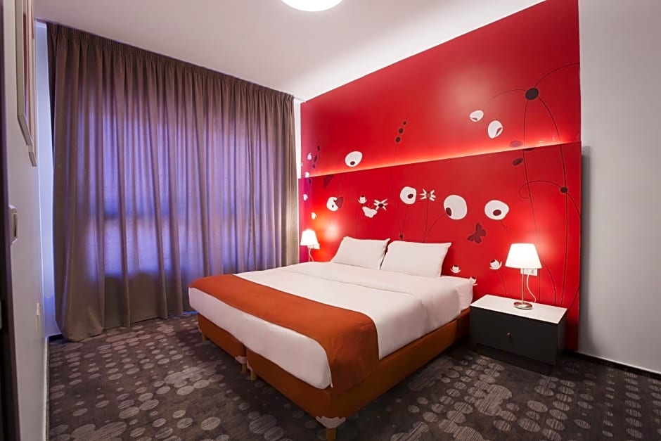 Hotel 35 Rooms