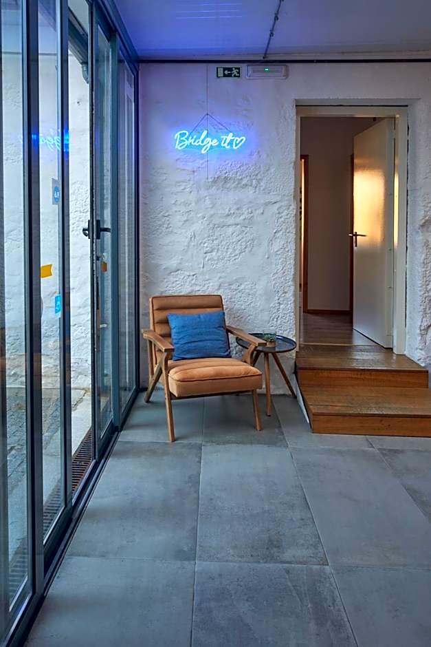 Bridge It - Suites & Views