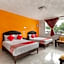 OYO Hotel Casa Blanca