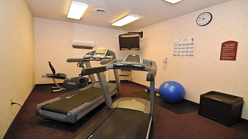 Holiday Inn Express Hotel & Suites Fort Atkinson, an IHG Hotel