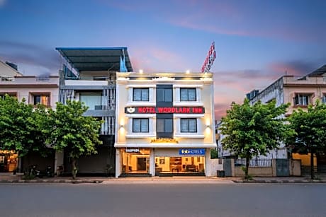 FabHotel Woodlark Inn