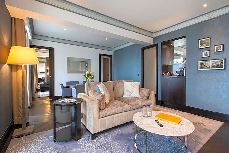 Photo 1 of 1 of Executive Suite, Lake View