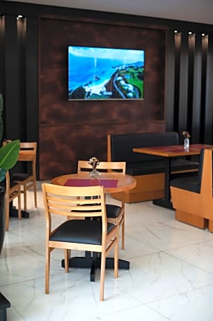 Bristol Infinity Hotel