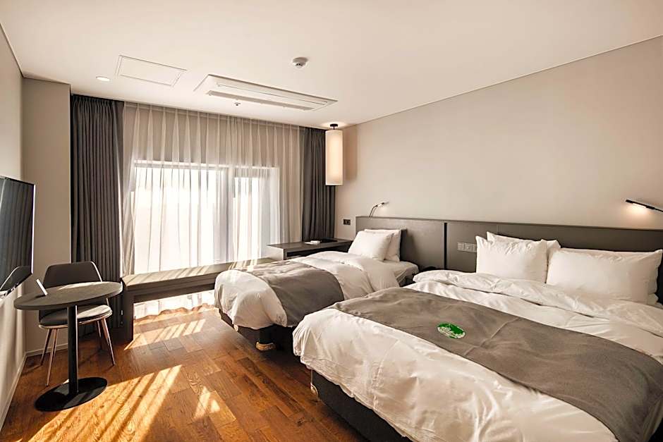 WesternLife Hotel