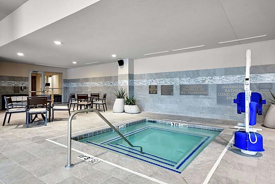 Embassy Suites by Hilton Jonesboro Red Wolf Convention Center