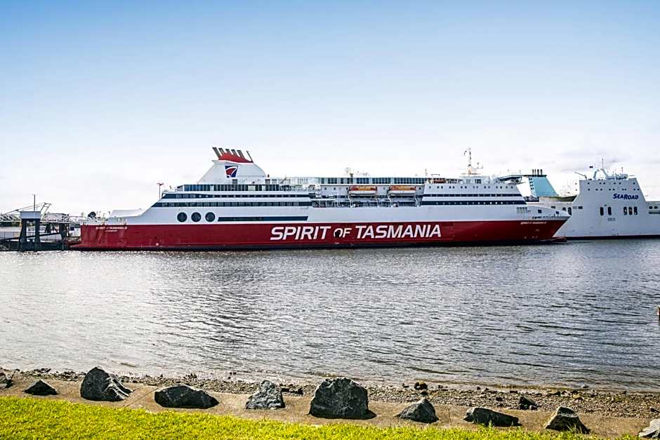 Gateway Hotel by Nightcap Plus