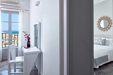 Family Suite with Jetted Tub and Sea View