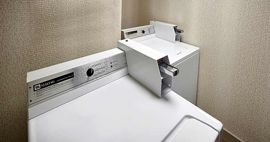 Holiday Inn & Suites Oakville at Bronte By IHG