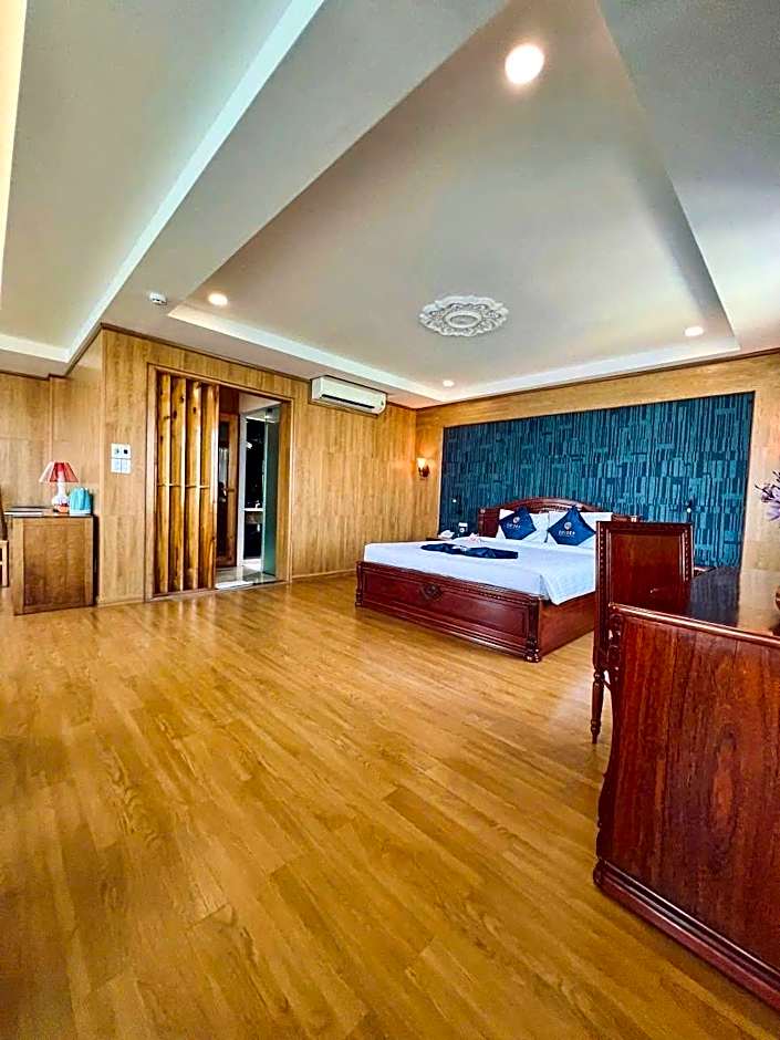 Sandals Hoang Yen Hotel