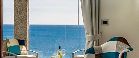 DELUXE sea view with jacuzzi with terrace