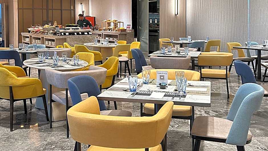 Holiday Inn & Suites Makati By IHG