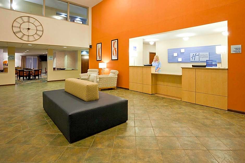 Stay Suites formerly known as Days Inn & Suites by Wyndham La Crosse-Onalaska